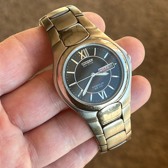 Citizen Eco-Drive Titanium E100-K18434 CK - Picture 3 of 10